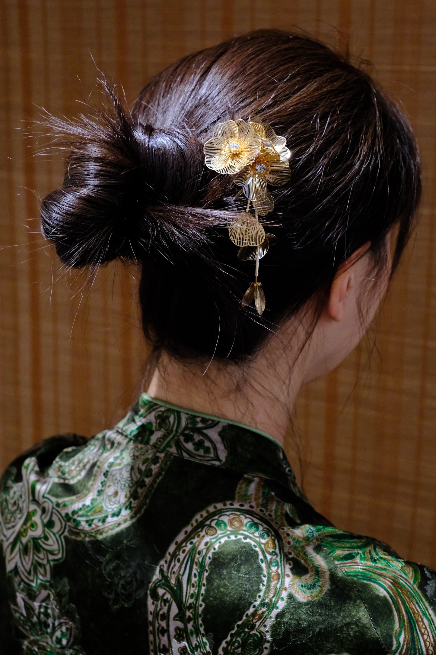 Gold Wire-Petal Tassel Hairpin
