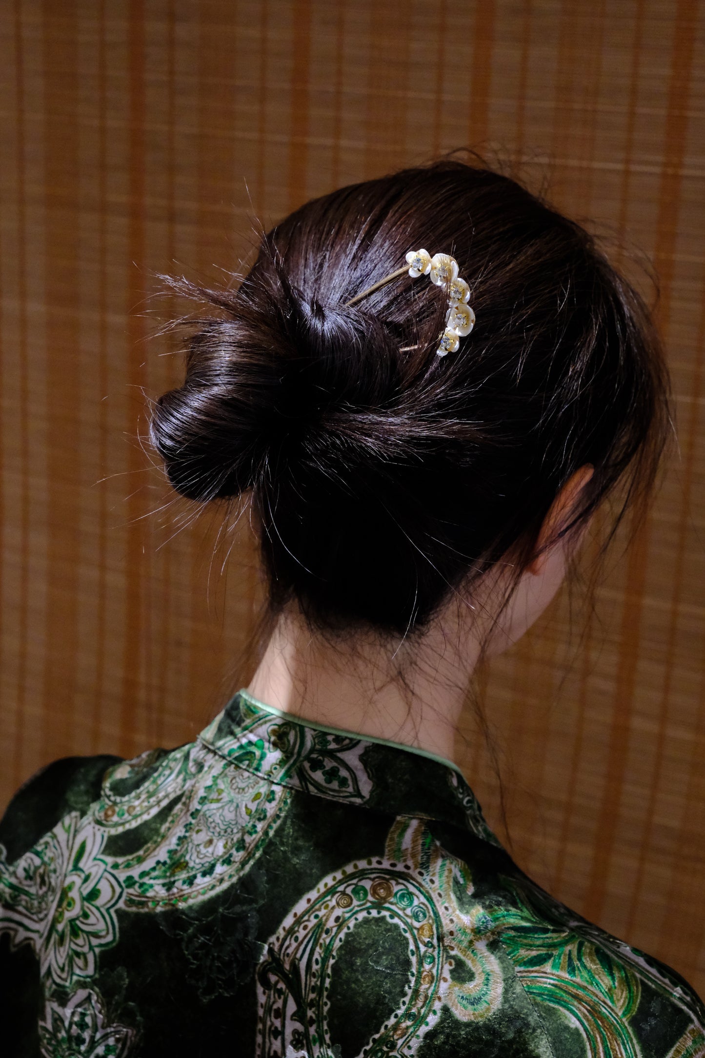 White Blossom Crystal Hairpin
