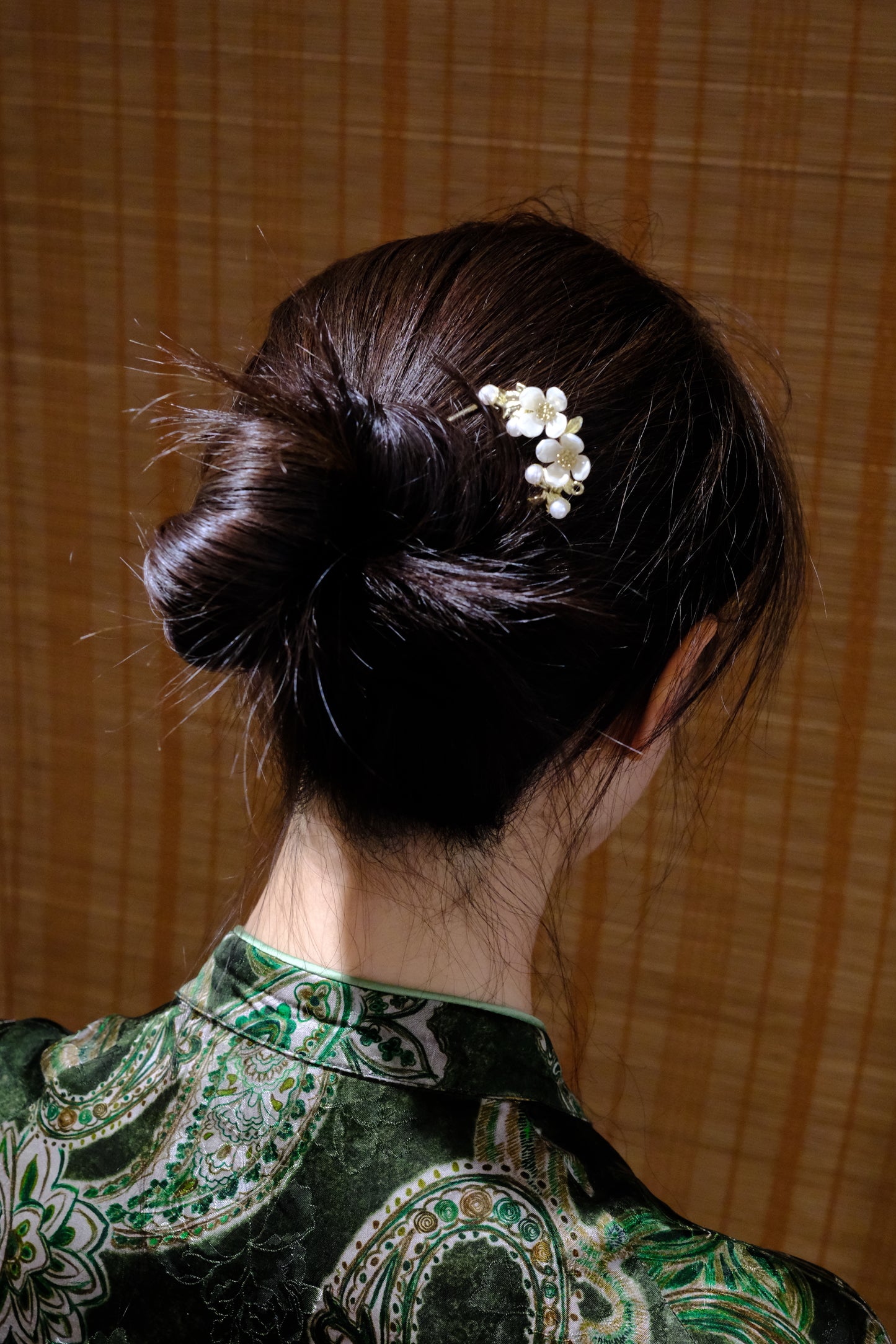 White Blossom Pearl Hairpin