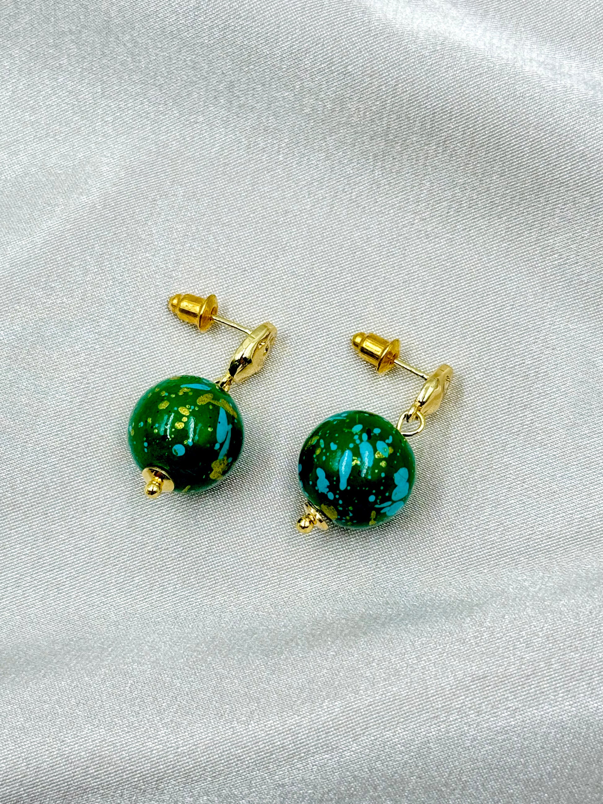 Emerald Starburst Earrings - ORIENTAL BOUTIQUE