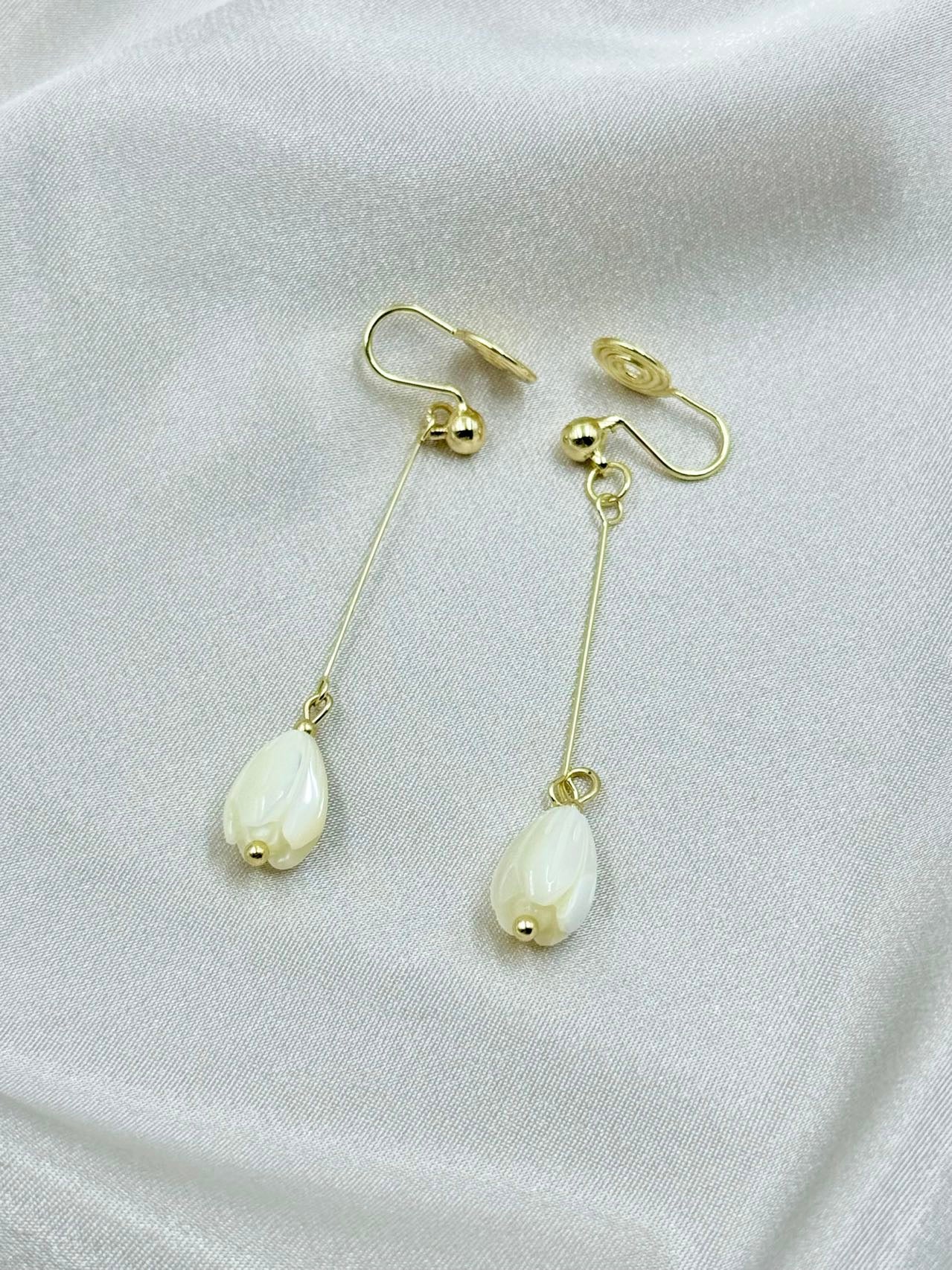 Petal Grace Earrings - ORIENTAL BOUTIQUE