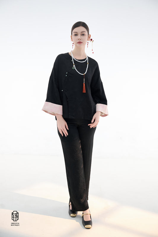 Silk Pants,These silk pants are crafted from high-quality silk fabric, offering a luxuriously smooth and delicate feel for an exceptional wearing experience. The simple design is paired with a high-waisted cut to elegantly accentuate the figure, enhancing