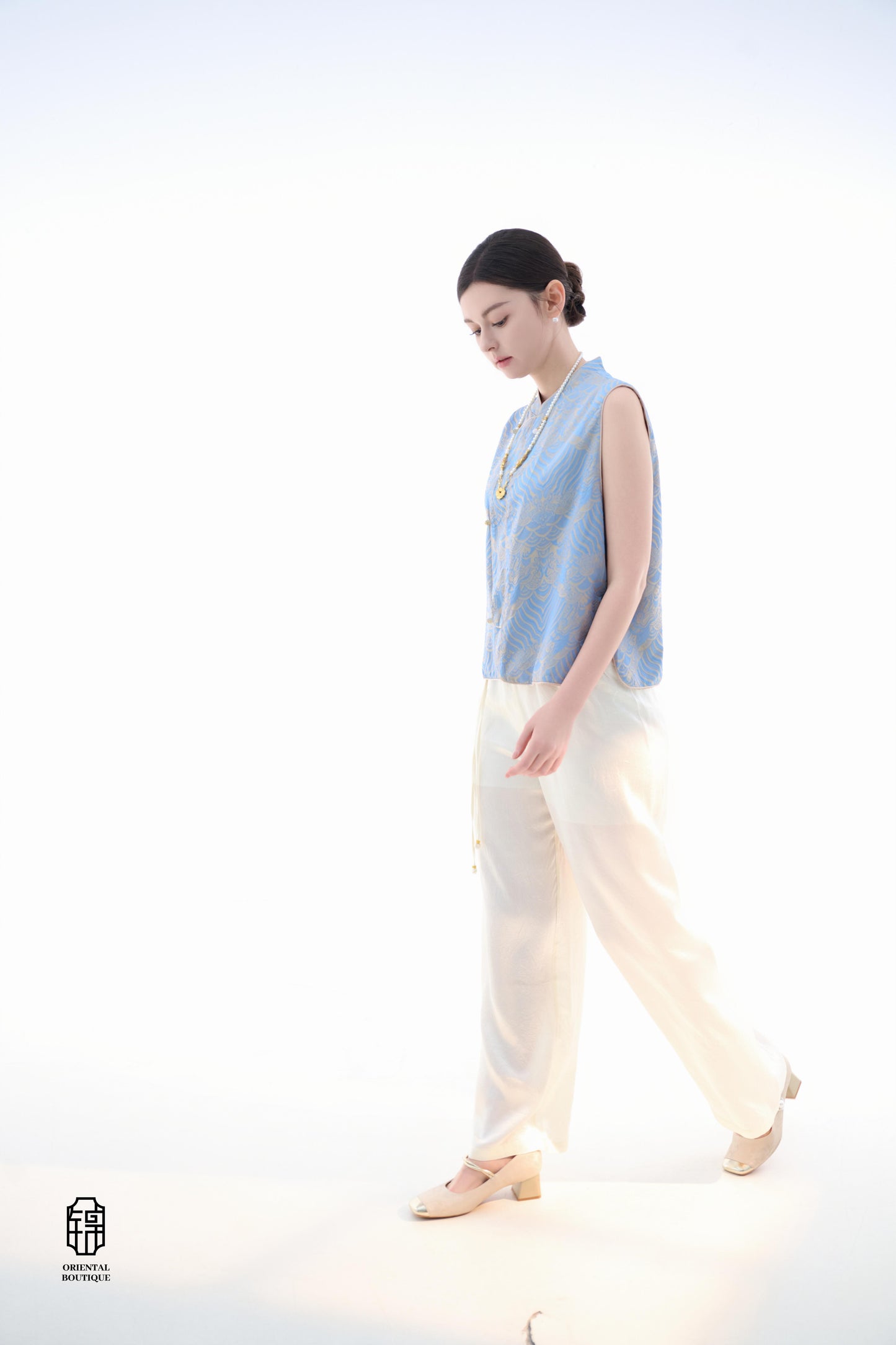 Silk Pants,These silk pants are crafted from high-quality silk fabric, offering a luxuriously smooth and delicate feel for an exceptional wearing experience. The simple design is paired with a high-waisted cut to elegantly accentuate the figure, enhancing