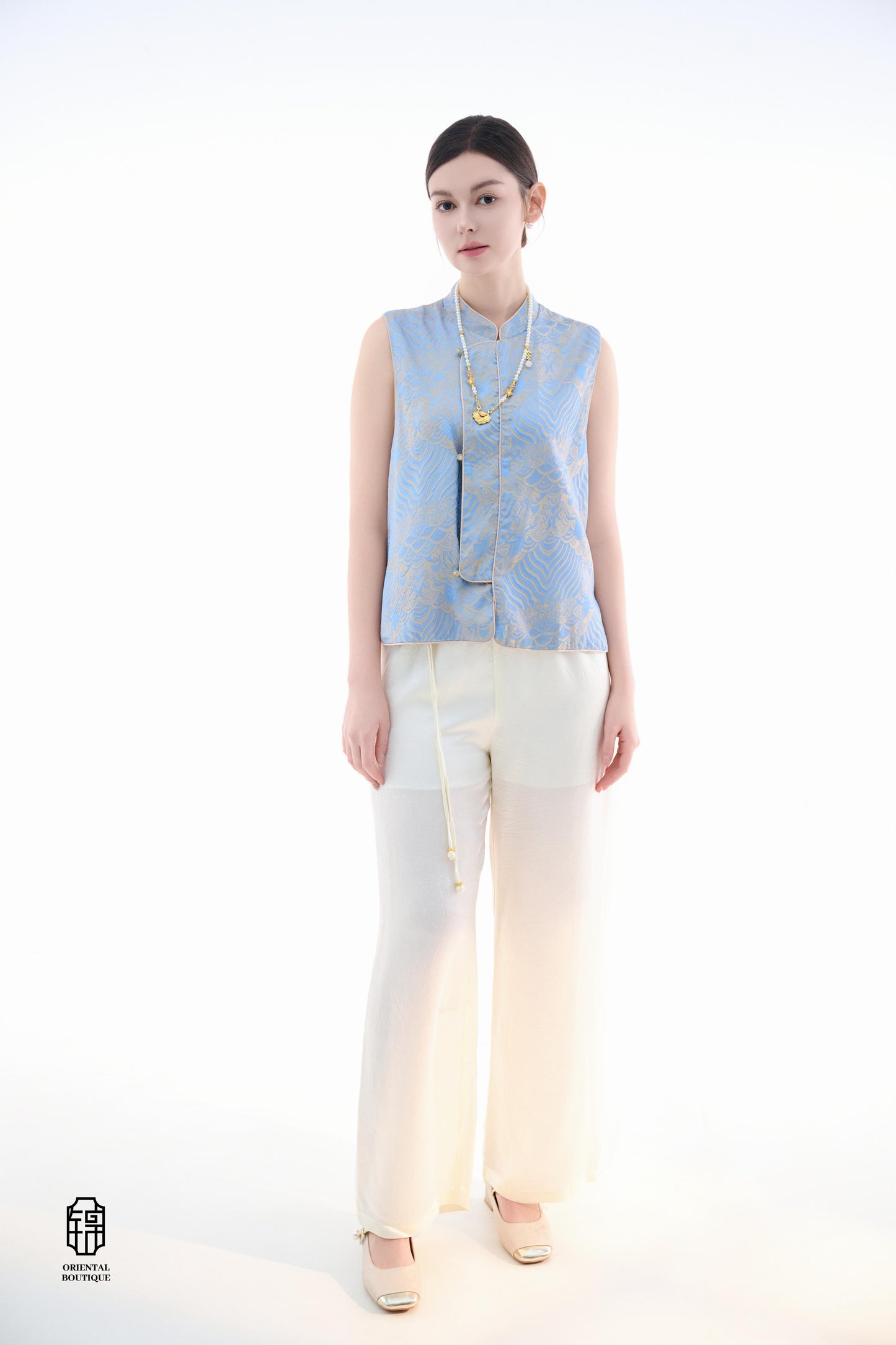 Silk Pants,These silk pants are crafted from high-quality silk fabric, offering a luxuriously smooth and delicate feel for an exceptional wearing experience. The simple design is paired with a high-waisted cut to elegantly accentuate the figure, enhancing