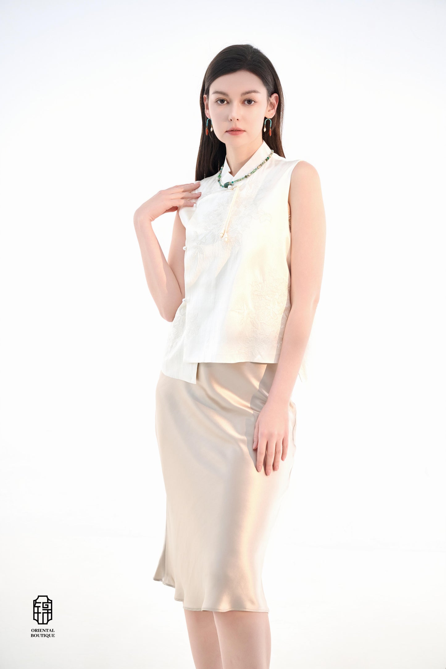 Silk Mermaid Skirt,This silk mermaid skirt features a classic design that gracefully accentuates curves, making it suitable for a variety of occasions. The champagne version is crafted from smooth silk, exuding an air of elegance and sophistication, while