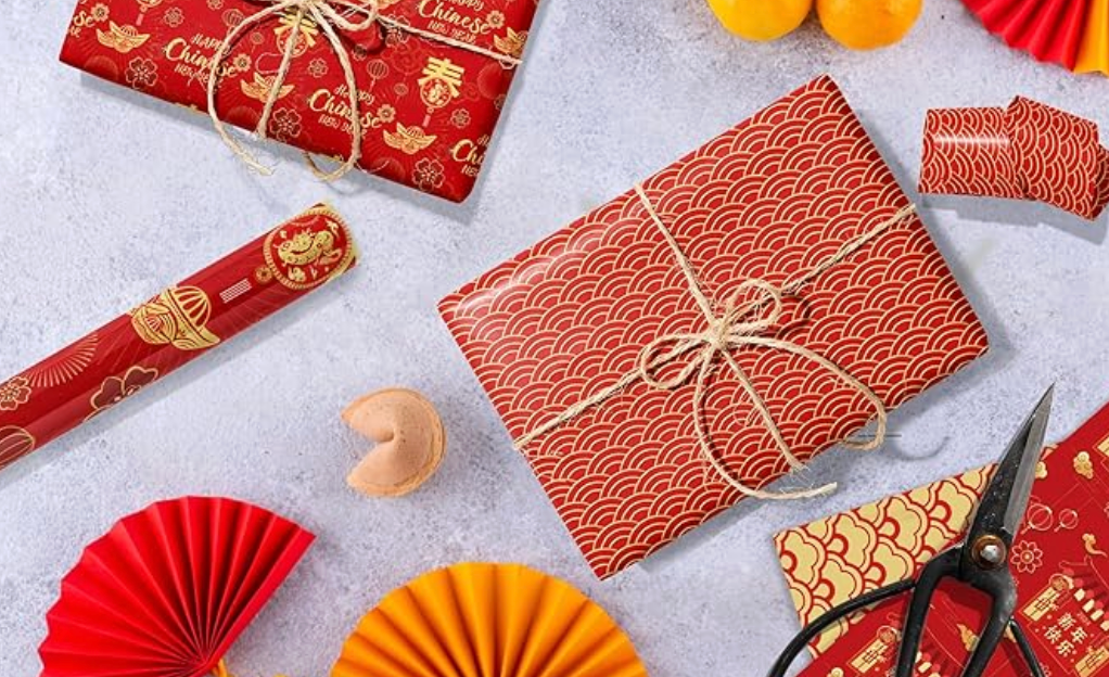 A New Chinese Twist on Christmas Gifts