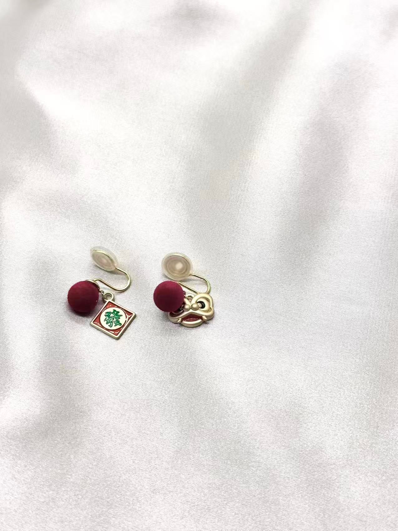 Clip earring - Red Bow Bell & Lion Dance Mismatch Earrings