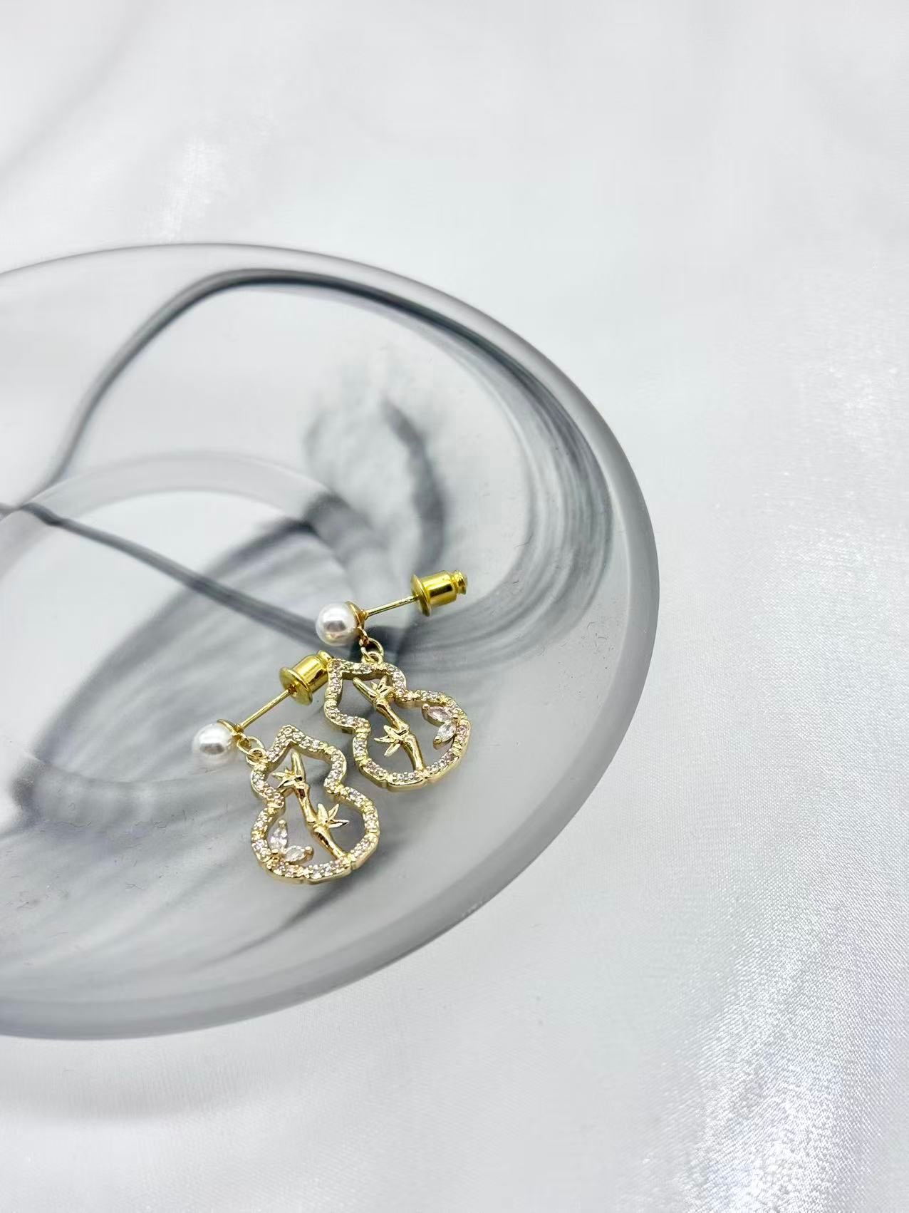 Pearl & Gold Floral Knot Earrings