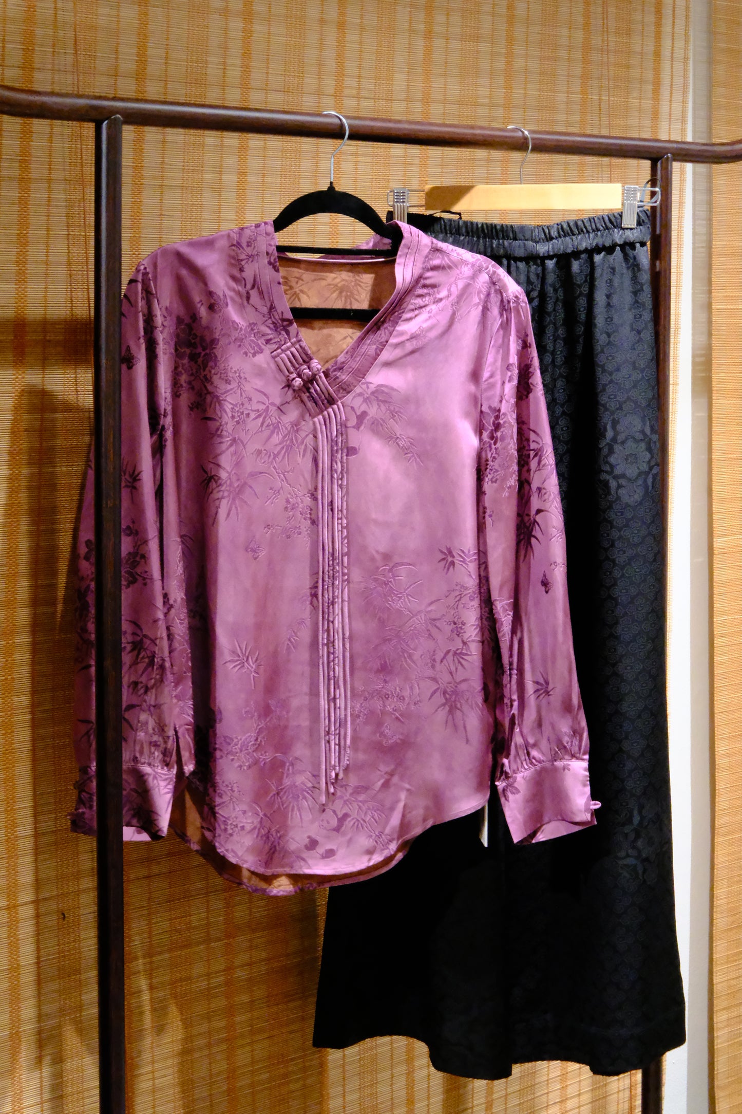 Vintage-Inspired Jacquard Rayon Blouse – Elegant Bamboo Floral Pattern | New Chinese Style