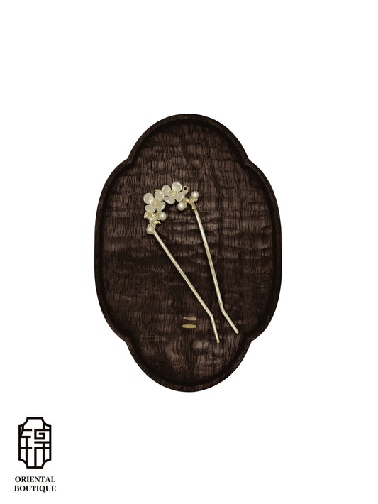 White Blossom Pearl Hairpin