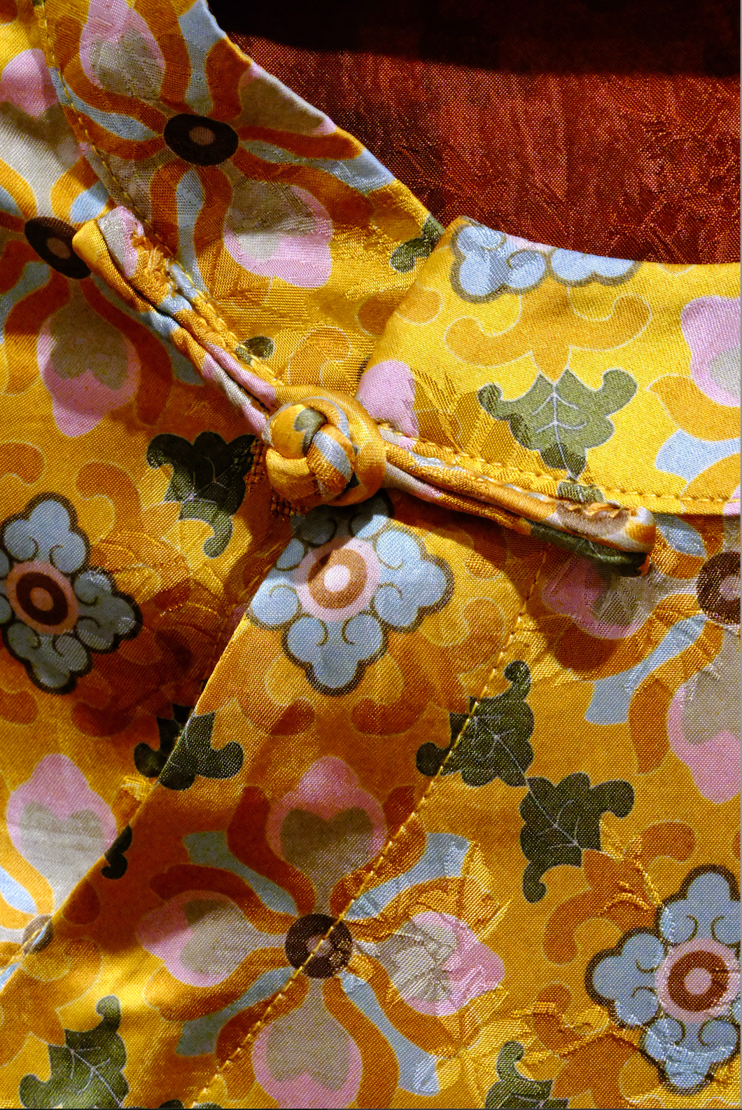 Rayon Xiangyun Silk Sleeveless Blouse – Honey Yellow Geometric Floral with Side Buttons | New Chinese Style