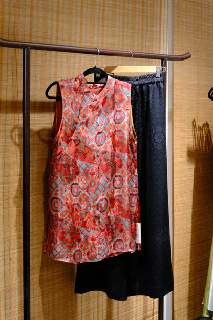 Jacquard Rayon Xiangyun Silk Top – Red Floral Patchwork Design | New Chinese Style