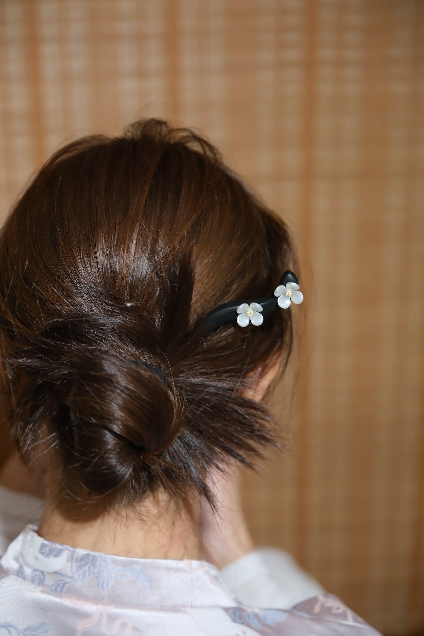 Vintage Wooden Tray & White Daisy Hairpin Set
