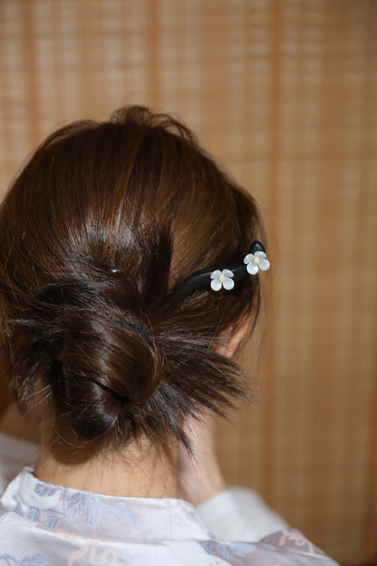Vintage Wooden Tray & White Daisy Hairpin Set