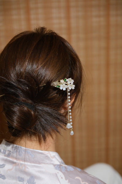 Vintage Wooden Tray & White Blossom Pearl Tassel Hairpin Set