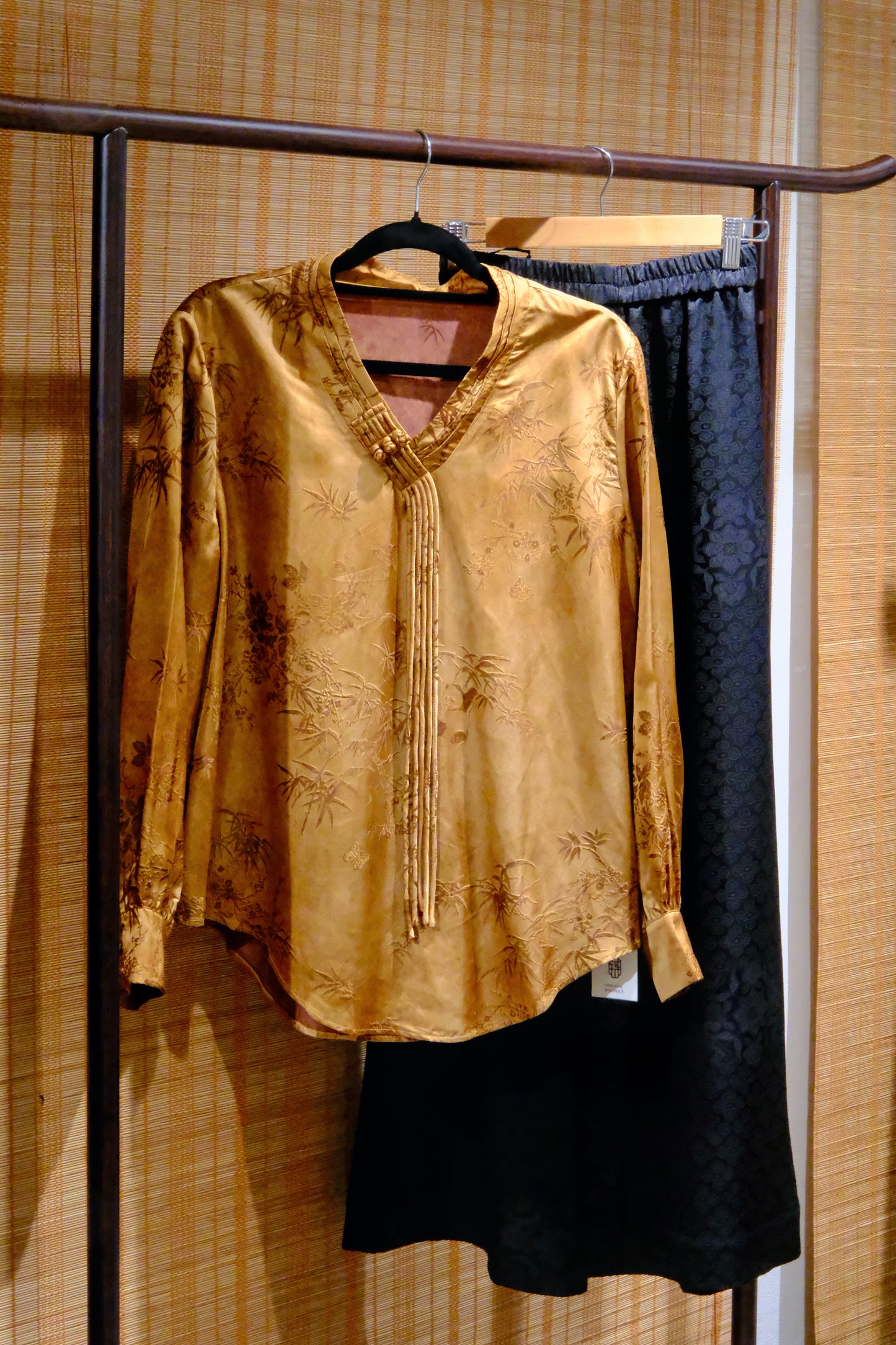 Imported Jacquard Rayon Blouse – Vintage Gold Bamboo Pattern | New Chinese Style