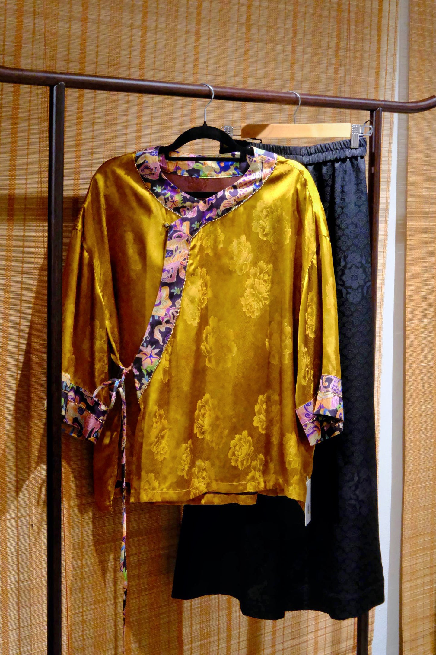 Artistic Jacquard Rayon Wrap Blouse – Golden Floral Pattern with Contrast Trim | New Chinese Style