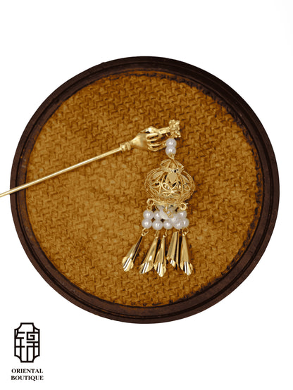 Golden Lantern Tassel Hairpin