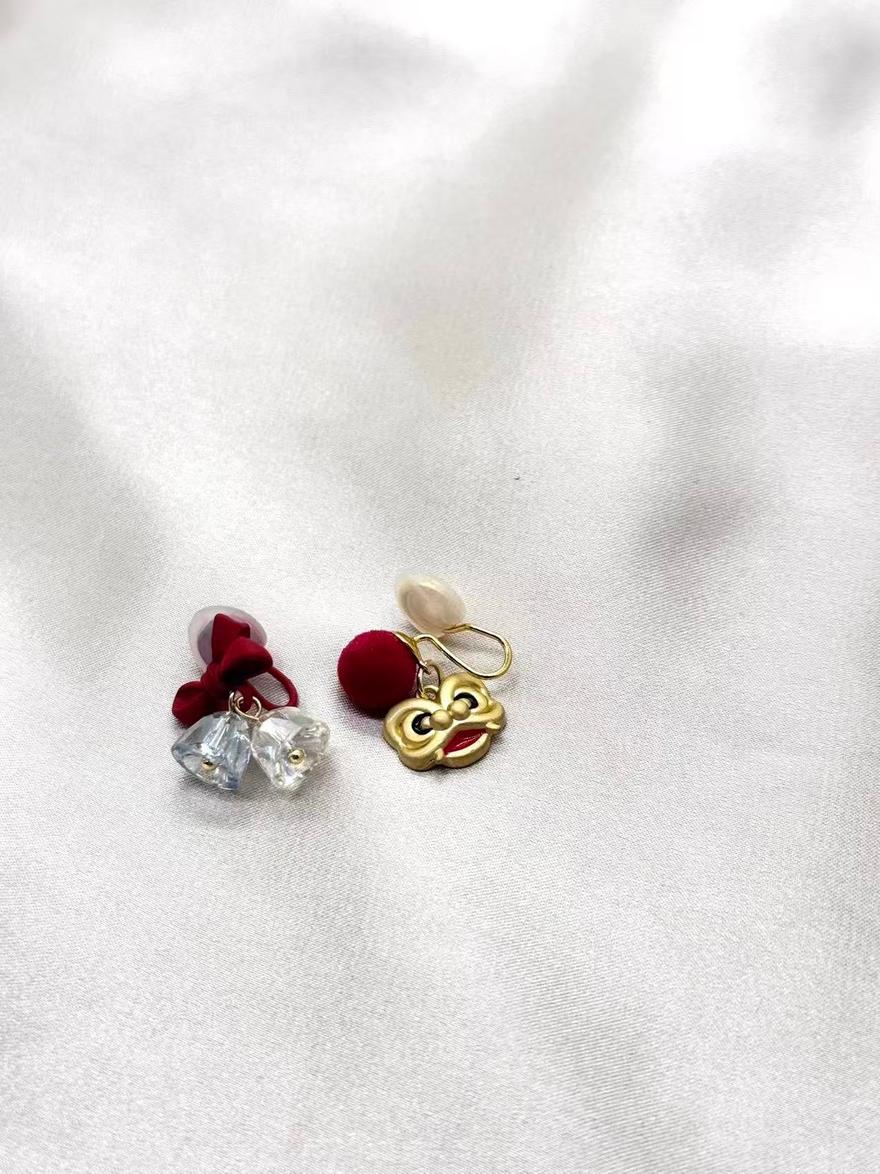 Clip earring- Red Bow & Lion Dance Mismatch Earrings