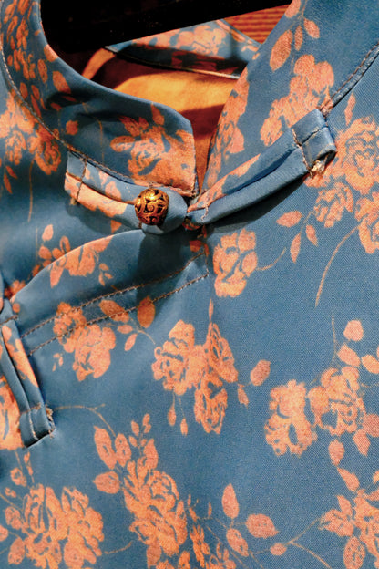 Jacquard Rayon Sleeveless Blouse – Bright Blue Floral Side-Button Design | New Chinese Style