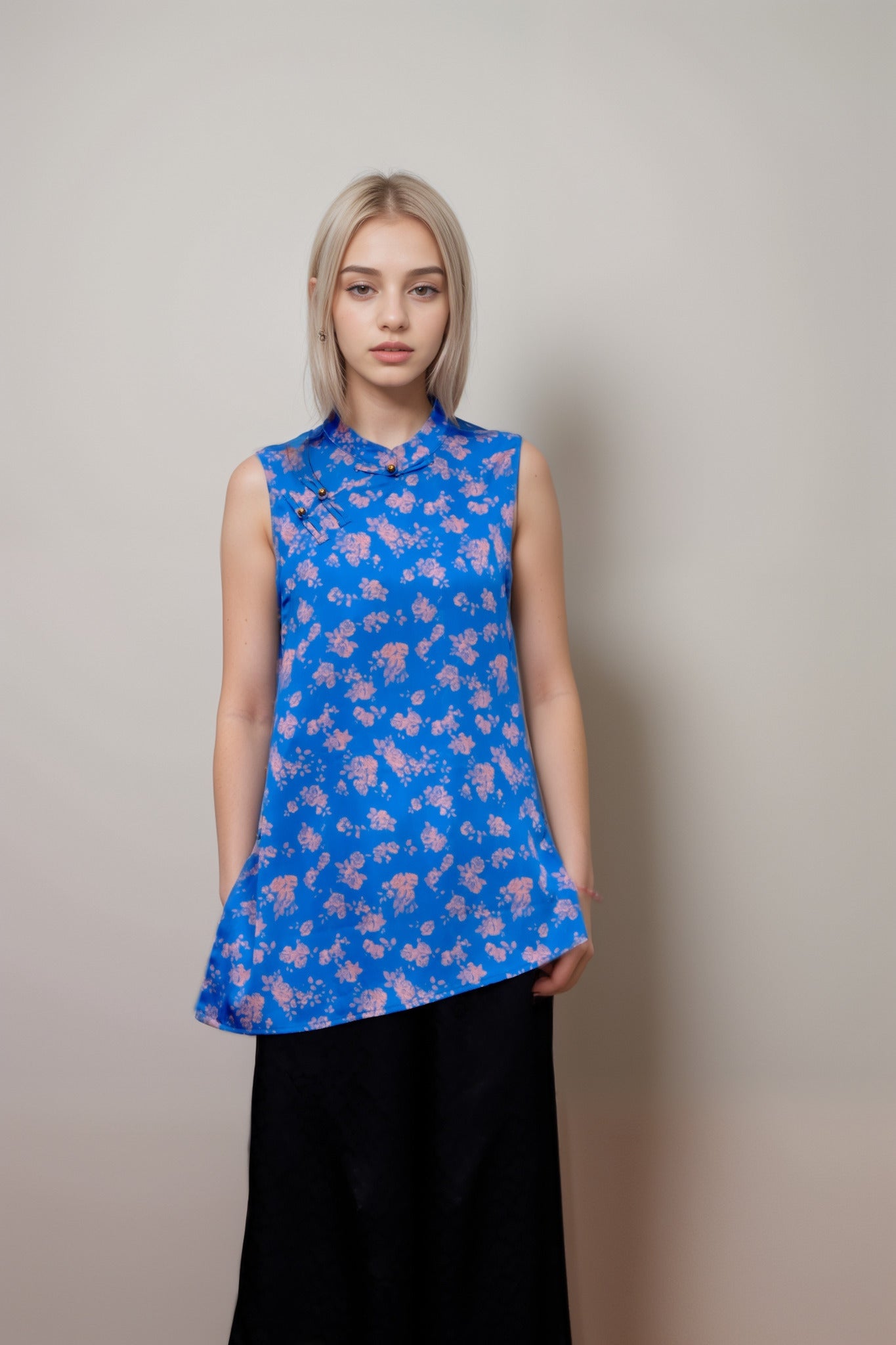 Jacquard Rayon Sleeveless Blouse – Bright Blue Floral Side-Button Design | New Chinese Style