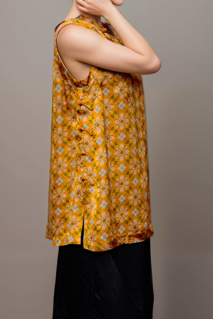 Rayon Xiangyun Silk Sleeveless Blouse – Honey Yellow Geometric Floral with Side Buttons | New Chinese Style