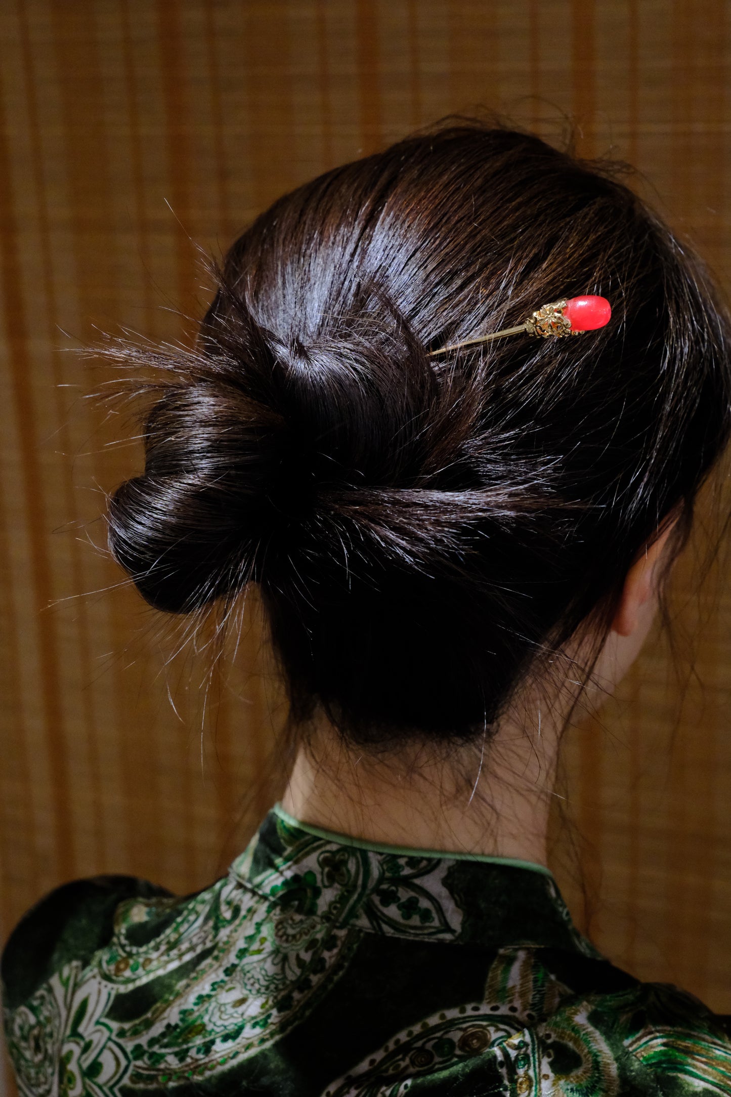 Red and Gold Oval Hairpin