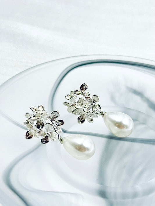 Silver Blossom Dew Earrings - ORIENTAL BOUTIQUE