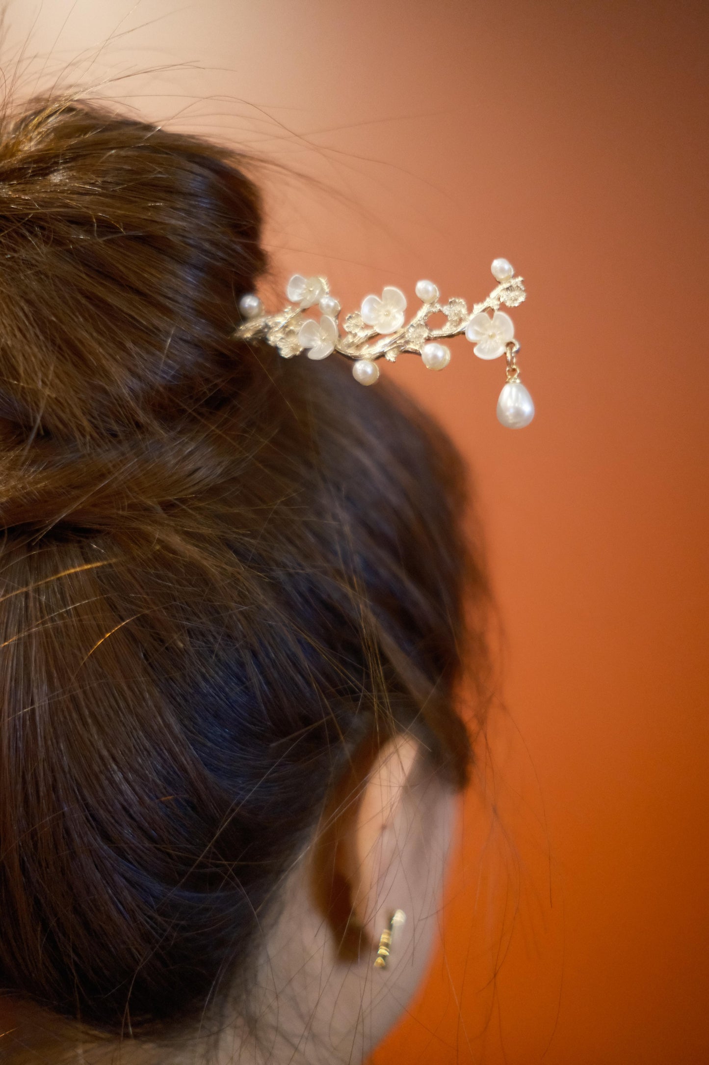 White Flower Pearl Tassel Hairpin