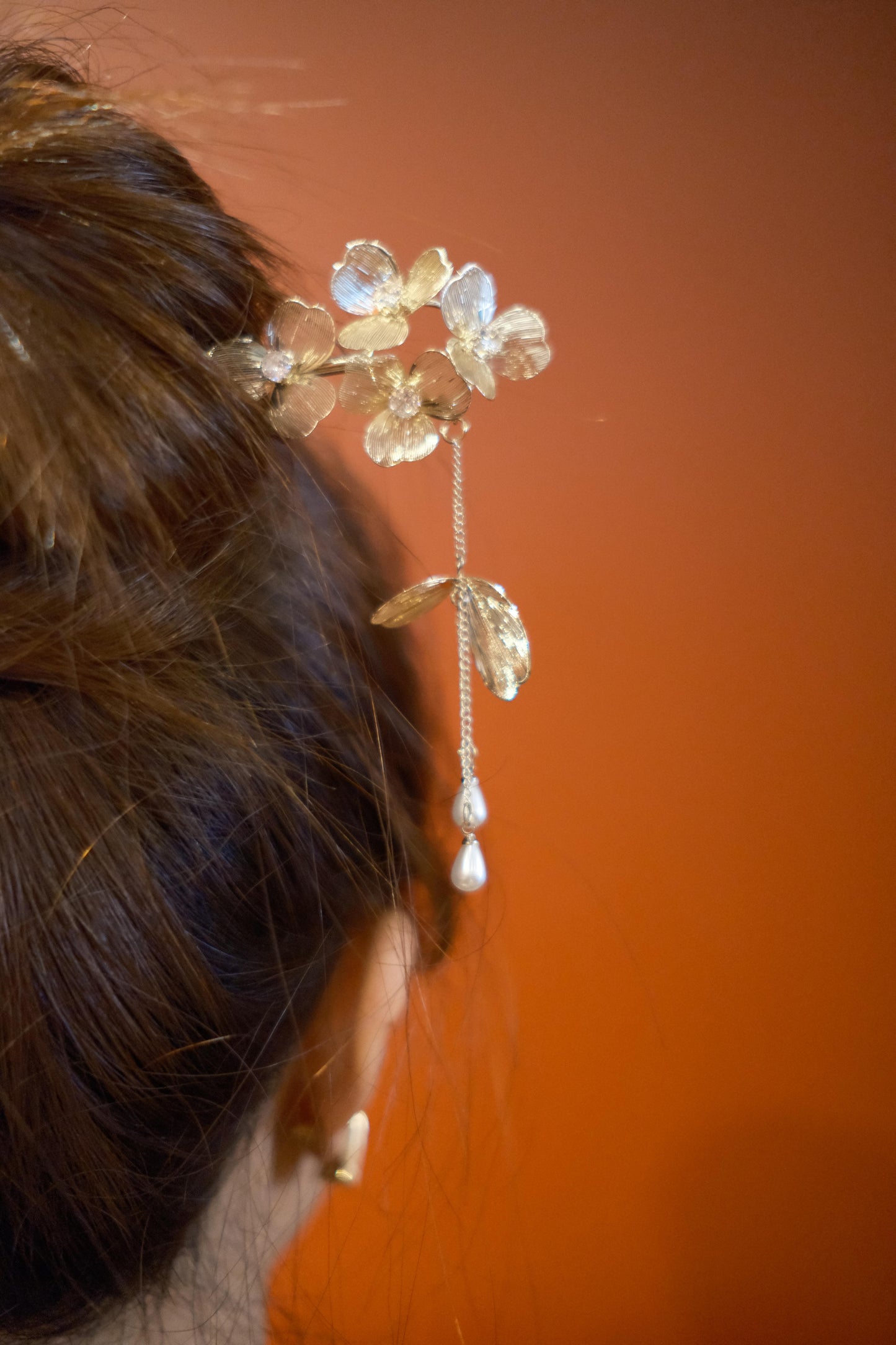 Silver Wire Petal Pearl Pendant Hairpin