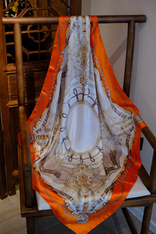 Classic Chain Frame Square Scarf